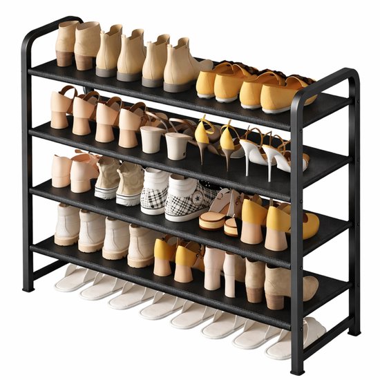 Range-chaussures noir à 4 niveaux avec 16 paires de chaussures.