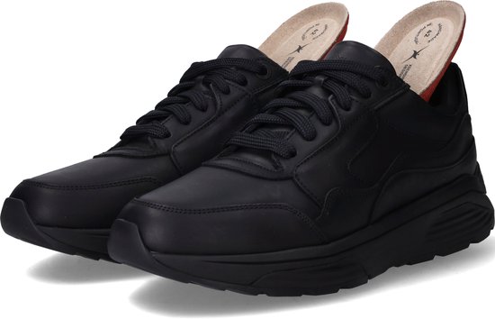 Zwarte Xsensible lage sneakers met uitneembare binnenzolen.