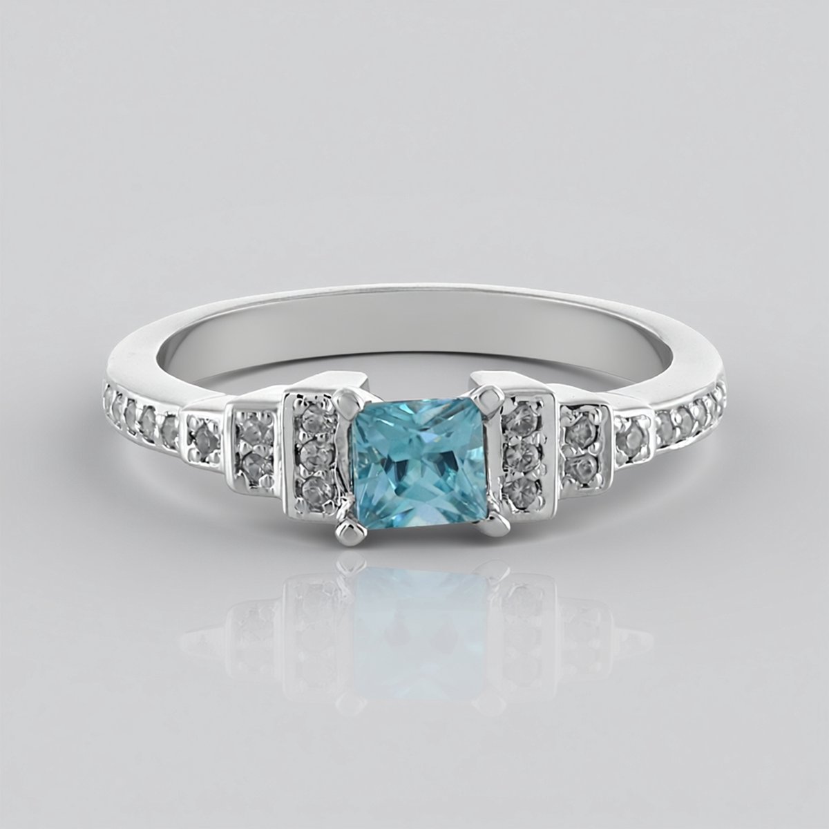 Cavill - Zilveren ring - 925 Sterling Zilver - Ratanakiri zirkoon 0,489 ct - 22 ronde zirkonen 0,15 ct - Elegant modieuze damesring met carré slijpsel