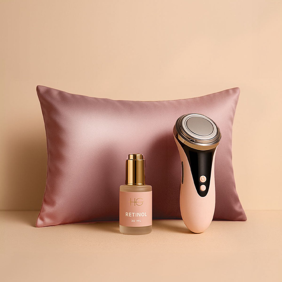 HG Aesthetics Cantaloupe Huidverstevigingsset – Retinol Serum, Gezichtsmassage Apparaat en Satijnen Kussensloop – Nachtelijke Lift & Glow Routine
