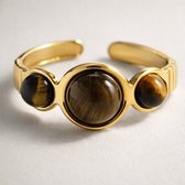 Lundholm Ring Dames Goud Kleurig – Premium Stainless Steel 2.5 Micron PVD Gold Plated – Verstelbare Statement Ring met 3 Tijgeroog Stenen – Orion Serie – One Size Ringen Dames Tijger Oog Moederdag cadeautje – Scandinavisch Design