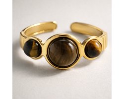 Lundholm Ring Dames Goud Kleurig – Premium Stainless Steel 2.5 Micron PVD Gold Plated – Verstelbare Statement Ring met 3 Tijgeroog Stenen – Orion Serie – One Size Ringen Dames Tijger Oog Moederdag cadeautje – Scandinavisch Design