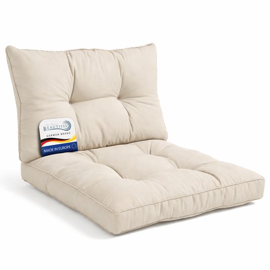 Coussin de dossier et d'assise crème avec étiquette "Made in Europe".