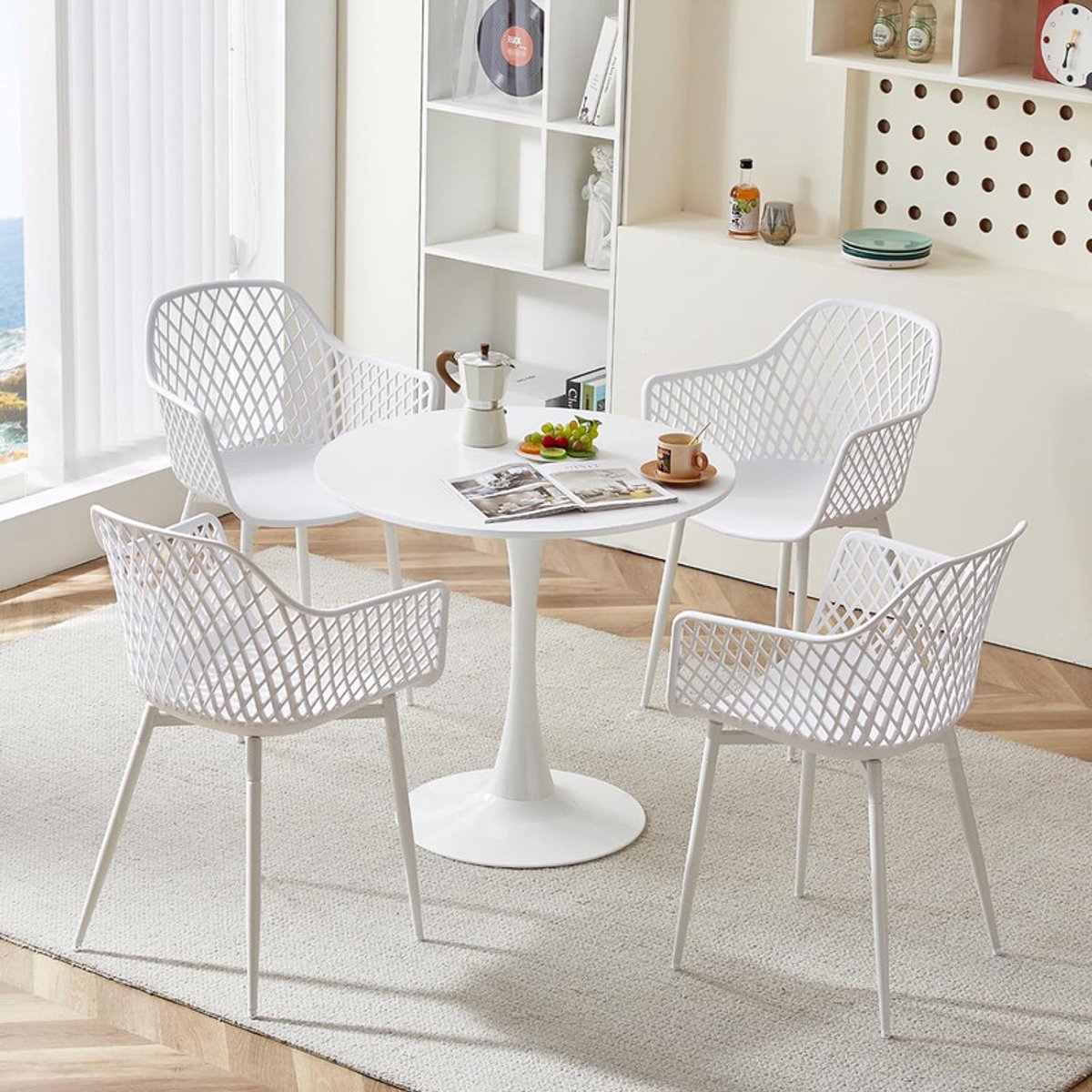 EGGREE eettafel en stoelen set - tafel met een diameter van 70 cm en 4 zwarte stoelen - geschikt voor bar - keukeneiland - café en eetkamer. Wit-R4WH