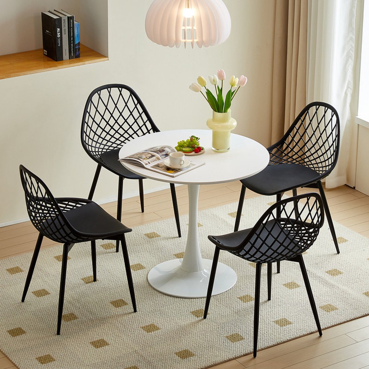 EGGREE eettafel en stoelen - 4 zwarte eetkamerstoelen - tafel Ø 80 cm - voor bar - café en restaurant
