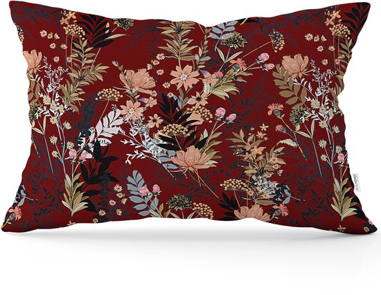 Bordeauxrood sierkussen met een gedetailleerd bloemenpatroon in diverse kleuren.