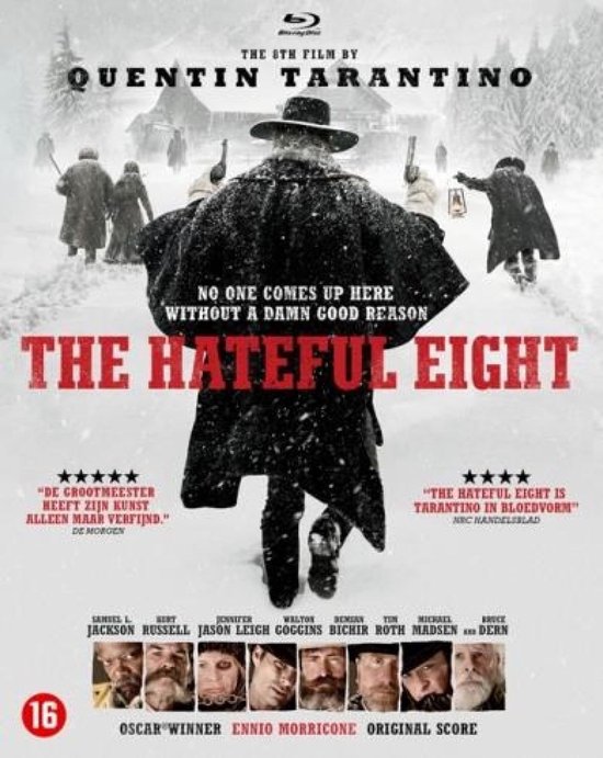 Blu-ray hoes van The Hateful Eight met een man in een lange zwarte jas in de sneeuw, Quentin Tarantino's 8e film.