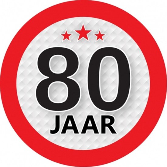Cirkelvormige sticker met "80 JAAR" in grote zwarte cijfers, omringd door een rode rand en drie sterren.