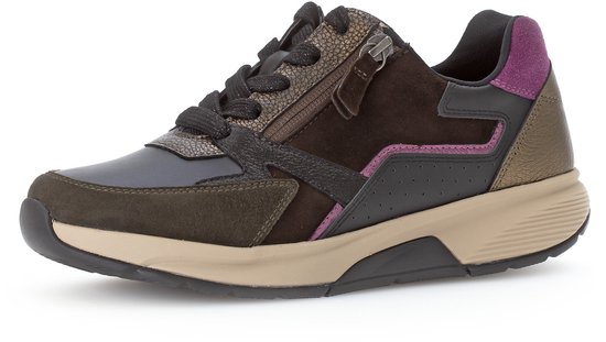 Zwarte Gabor dames sneaker met bruine, groene en gouden accenten. Roze details en rits aan de zijkant.
