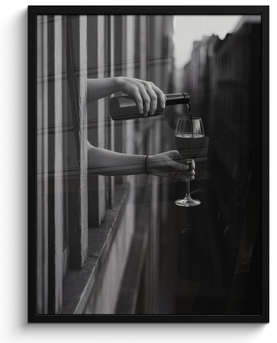 FrameYourWall Poster in lijst - Fotolijst 50x70 cm - Posters - Wijnfles - Glas - Handen - Raam - Posterlijst zwart - Decoratie - Wanddecoratie woonkamer - Muurdecoratie slaapkamer Wijn - Fles