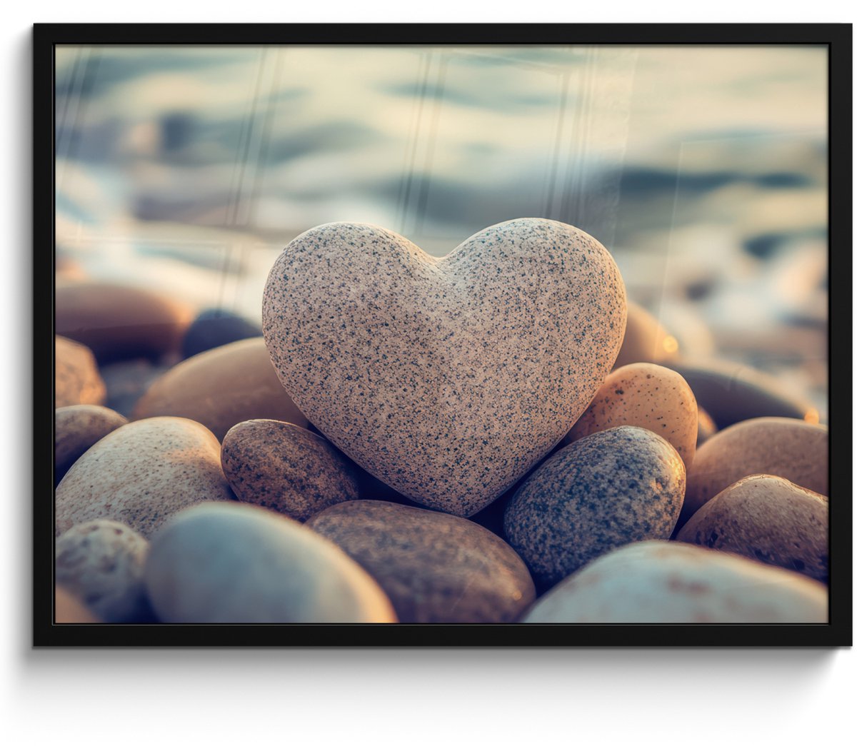 FrameYourWall Poster in lijst - Fotolijst 70x50 cm - Posters - Hart - Stenen - Natuur - Keien - Zen - Kiezelstenen - Posterlijst zwart - Decoratie - Wanddecoratie woonkamer - Muurdecoratie slaapkamer