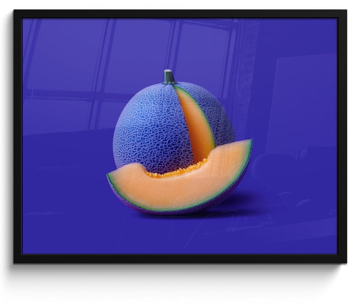 FrameYourWall Poster in lijst - Fotolijst 70x50 cm - Posters - Meloen - Blauw - Oranje - Kunstzinnig - Posterlijst zwart - Decoratie - Wanddecoratie woonkamer - Muurdecoratie slaapkamer
