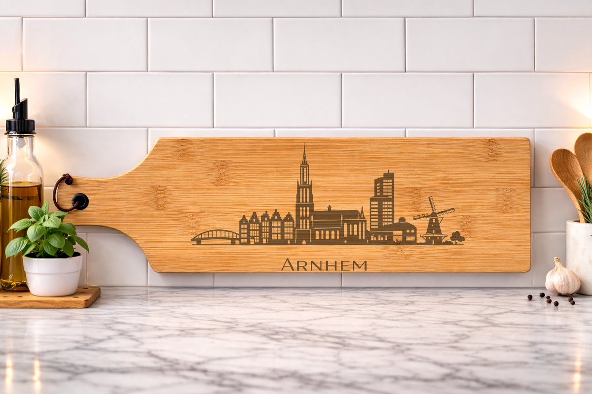 Borrelplank Skyline Arnhem gegraveerd 60x17cm- serveerplank-personalisatie mogelijk