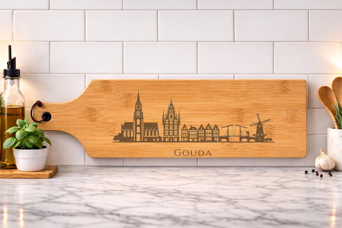 Borrelplank Skyline Gouda gegraveerd 60x17cm- serveerplank-personalisatie mogelijk