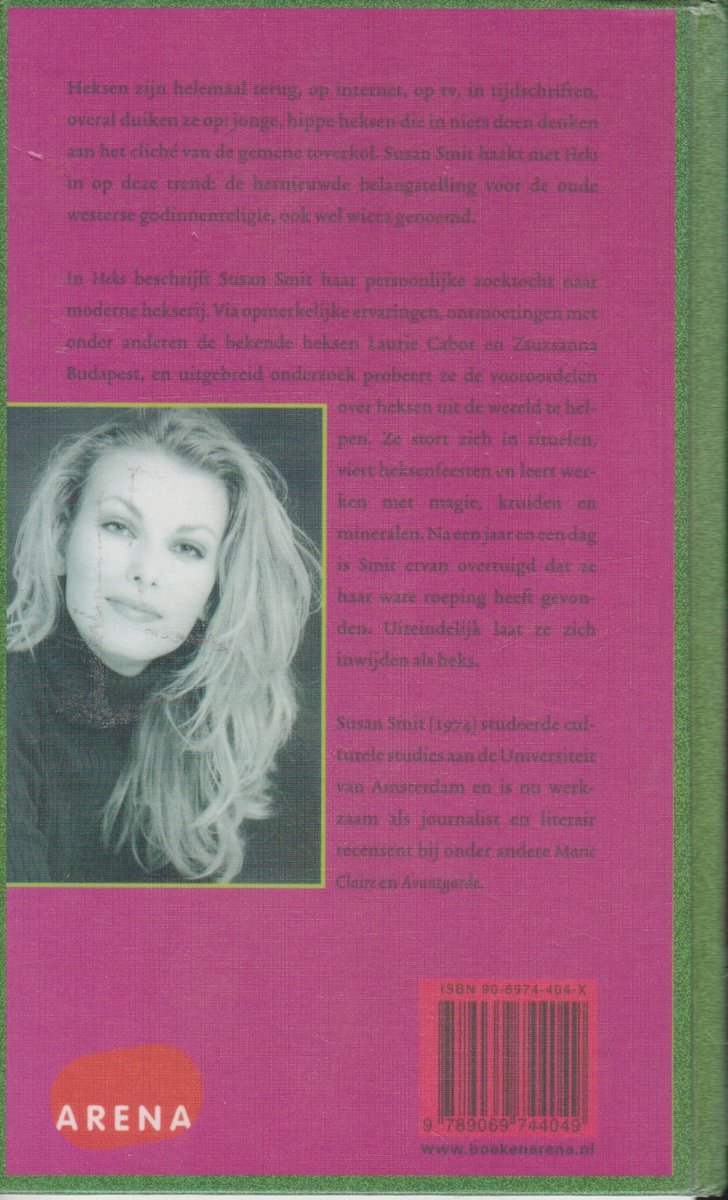 Achterkant van het boek 'Heks'. Met tekst over heksen, Susan Smit en ISBN.