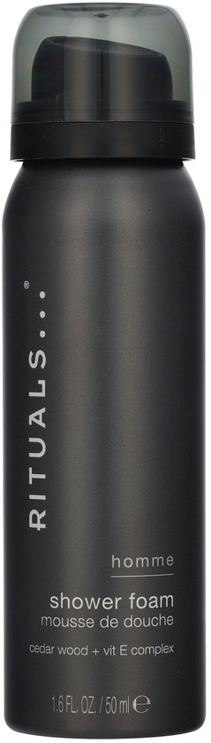 Rituals Homme doucheschuim in een donkergrijze spuitbus met witte tekst: "RITUALS... homme shower foam mousse de douche cedar wood + vit E complex 1.6 FL. OZ. / 50 ml e".