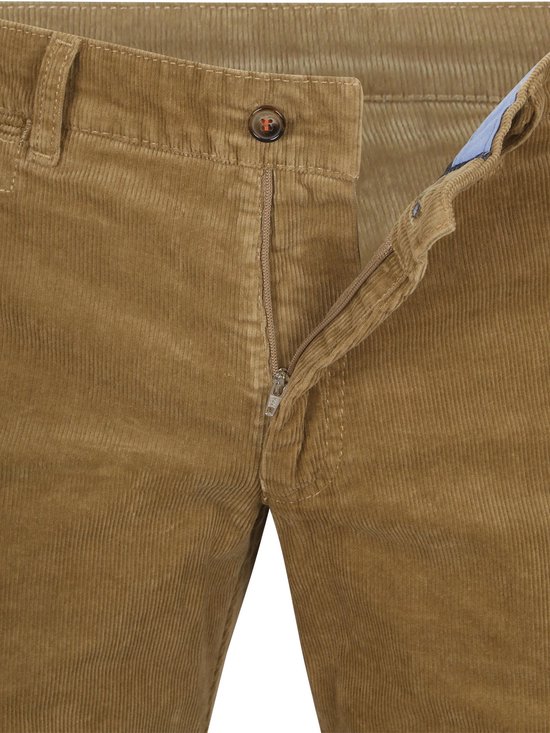 Close-up van de gulp van een beige corduroy broek.