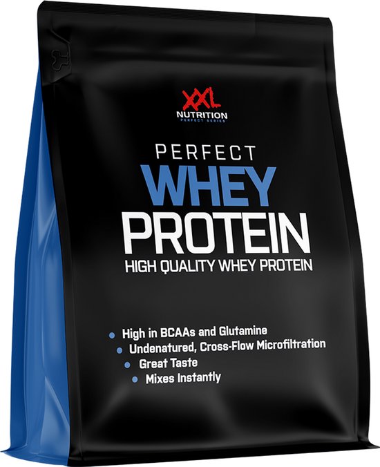 Zwarte zak XXL Nutrition Perfect Whey Protein met blauwe zijkanten. Tekst: Perfect Whey Protein, High Quality Whey Protein.