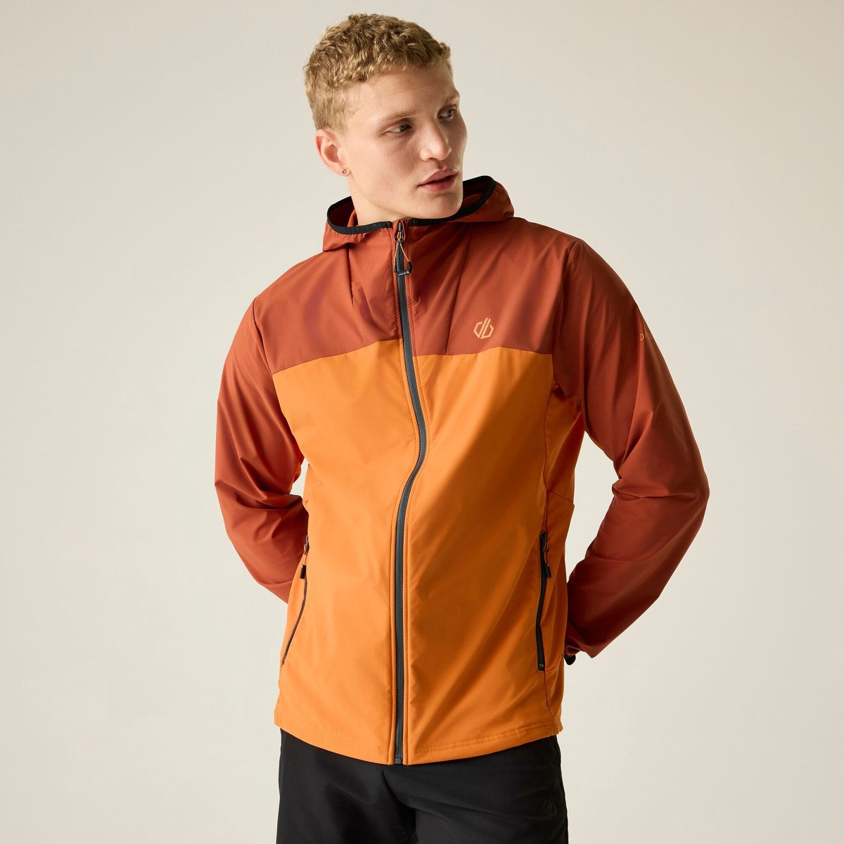 Dare2B Heren Endurance Waterafstotende Softshell Jas Oranje