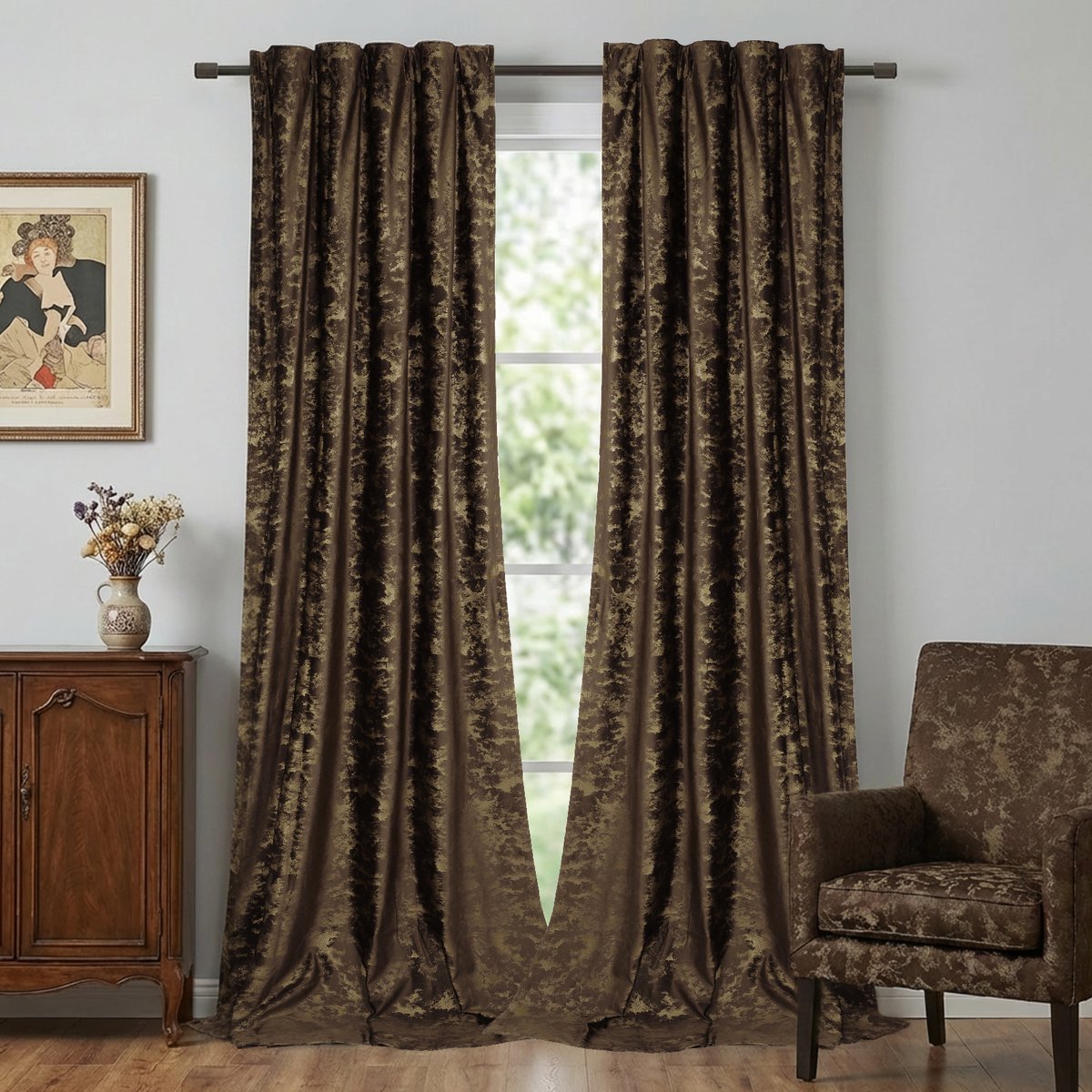 Qelus Velours Gordijnen met Goudprint - 2 Stuks - Verduisterend & Geluidsdempend Raamgordijnen - Luxe Hotel Chique Uitstraling - 260gsm Kant en Klaar - Multifunctionele Plooiband - 132x244cm - Toffee Bruin
