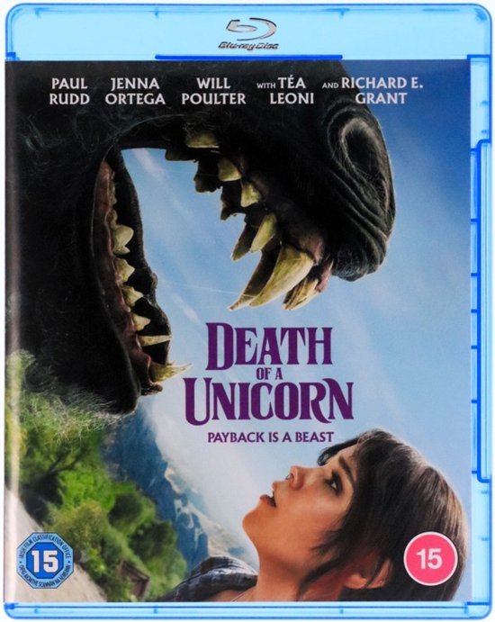 Voorzijde van de blu-ray hoes van 'Death of a Unicorn'. Een meisje kijkt omhoog naar een monsterlijke bek vol scherpe tanden. De titel is paars met een grijze schaduw.