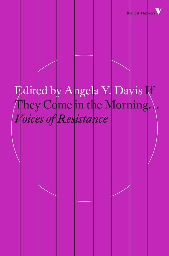 Couverture du livre 'If They Come in the Morning... Voices of Resistance', édité par Angela Y. Davis, sur fond violet.