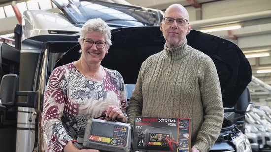 AutoXtreme Boost Xtreme 8250A - Compresseur de démarrage - Booster de batterie pour voiture - Démarrage rapide