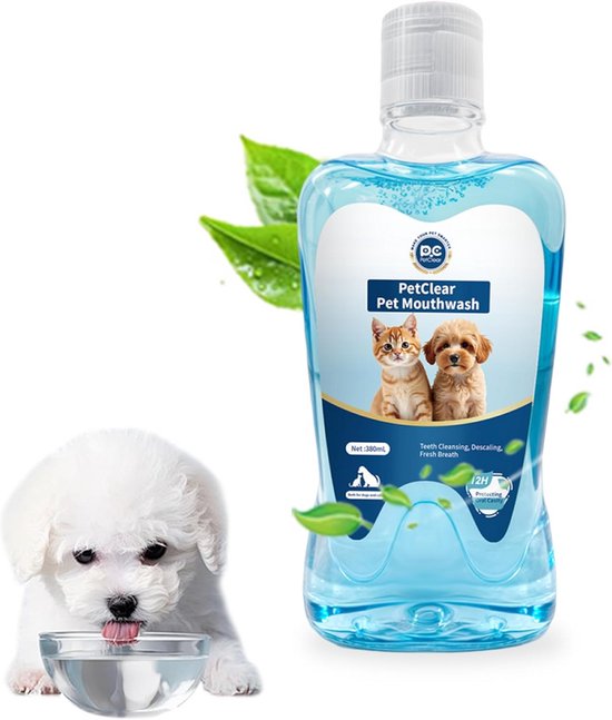 Schattige puppy's en kittens bij flesje mondwater. Flesje mondwater met katten en honden op het etiket.