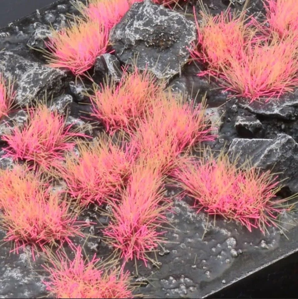 Alien Tufts Pink (6mm)