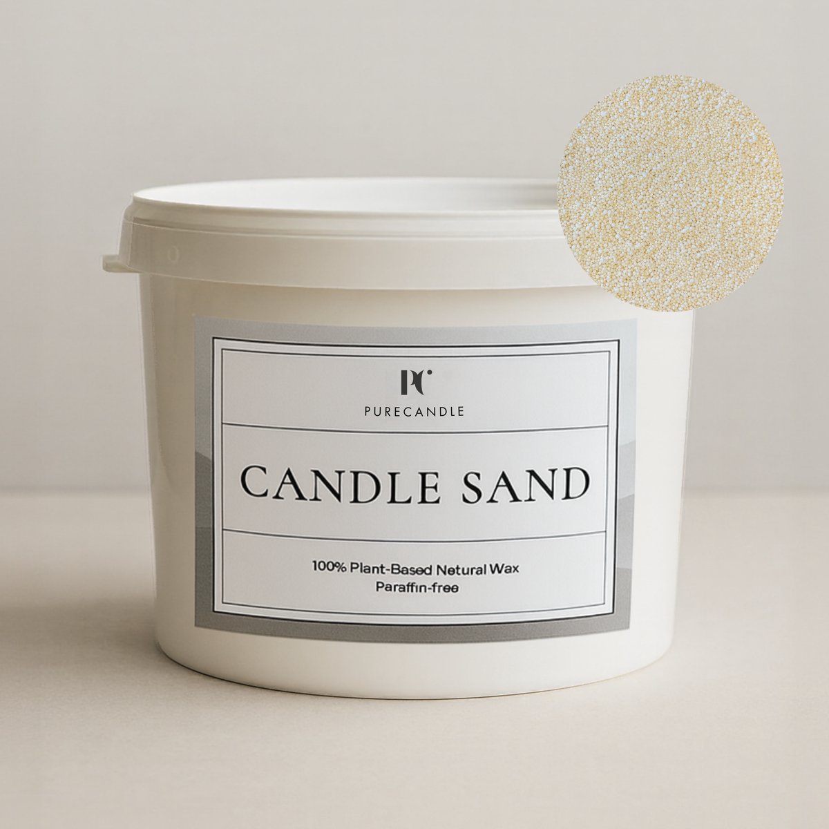 Kaarsenzand Bucket Licht Beige PureCandle – 2,5kg (4,4L) – Incl. 100 Lonten - Kaarspoeder - Kaars voor bruiloften en evenementen - Bulkverpakking - Poederkaars - Kaars parels