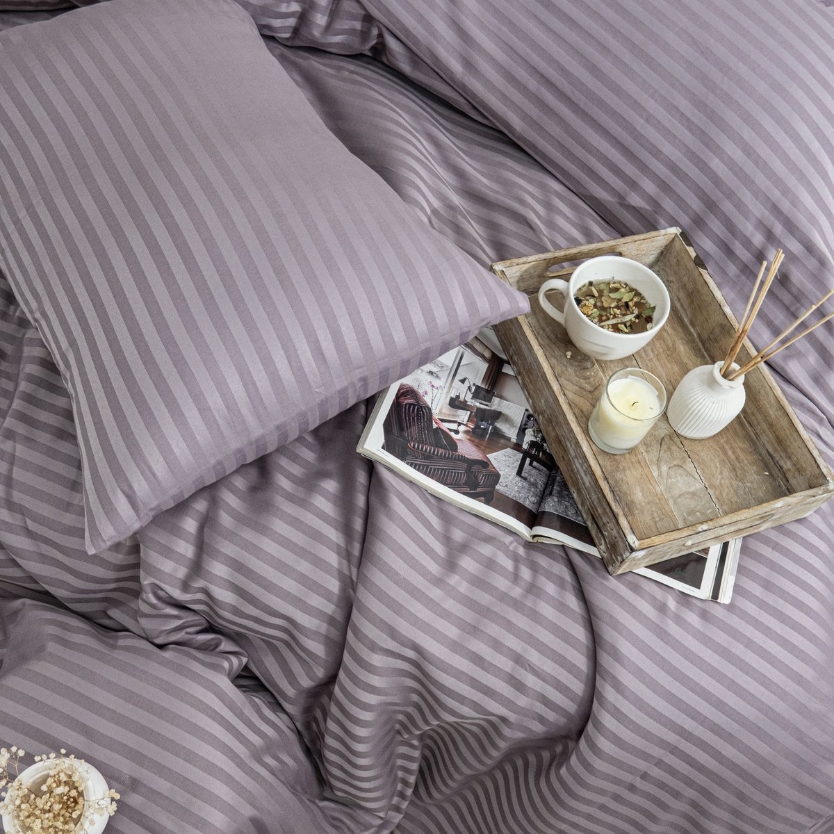 Boraboi ® Stijlvol en Modern Katoen-Satijnen 200x220 cm Luxe Dekbedovertrekset – Tweepersoons – Pruim Kleur, Gestreept (4-delig)