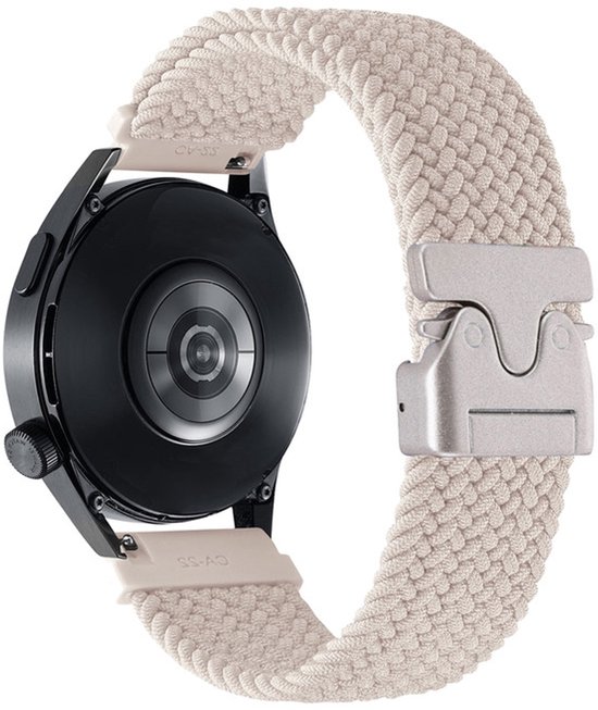 Zwarte smartwatch met een beige gevlochten bandje en zilverkleurige gesp.