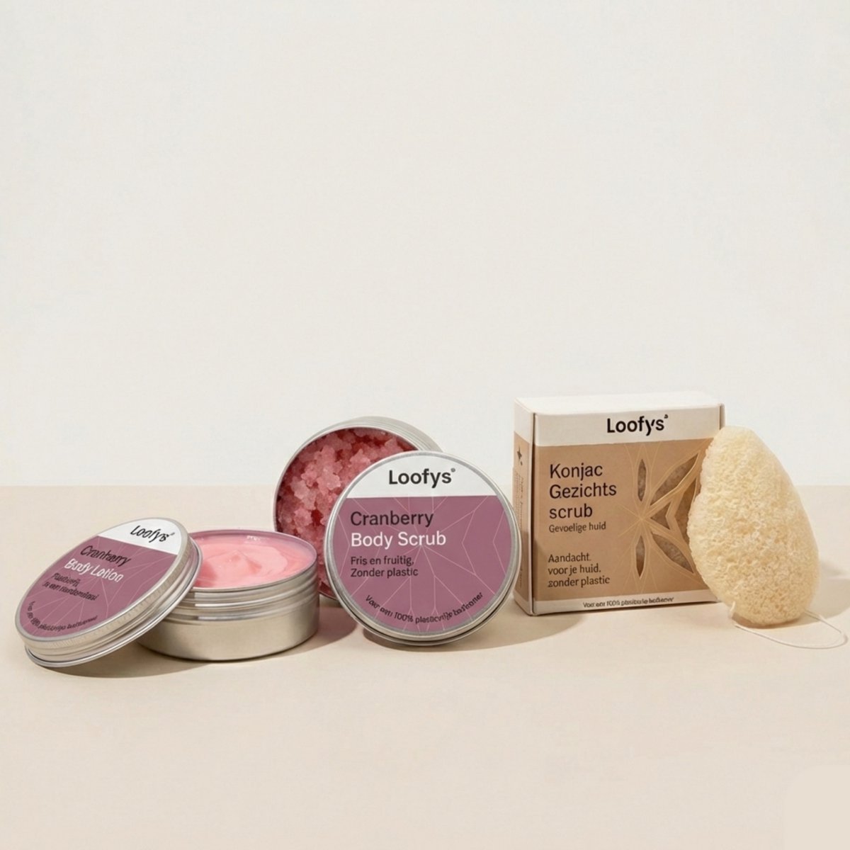 Alles-in-1 Lichaamsverzorging Cadeauset - Bodylotion 150ml + Bodyscrub 150ml + Konjac Spons - Cranberry