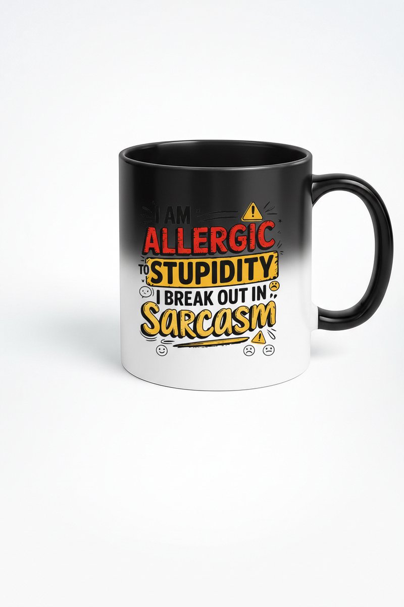Allergic to Stupidity Sarcasm Magic Mug - Zwarte Magische Mok met Sarcastische Print
