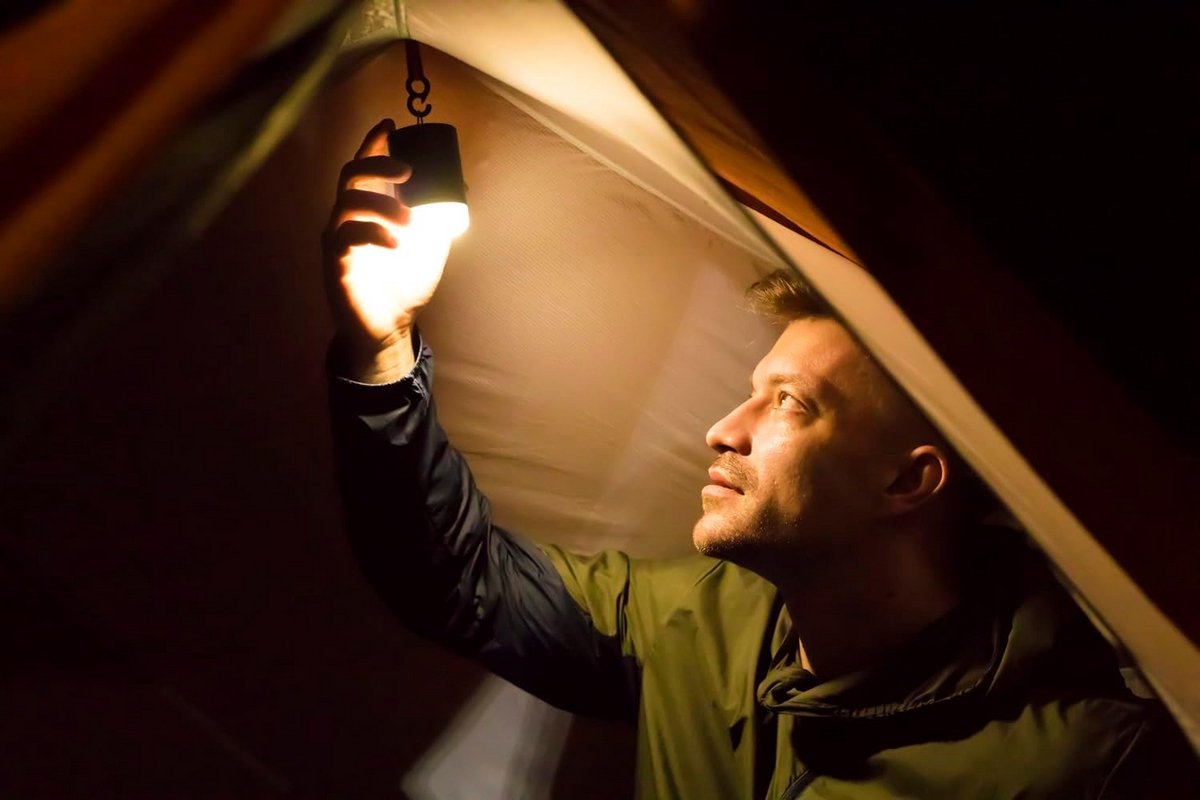 Draagbare 4-in-1 Luchtpomp: Krachtige Opblaaspomp voor Luchtbed en Matras