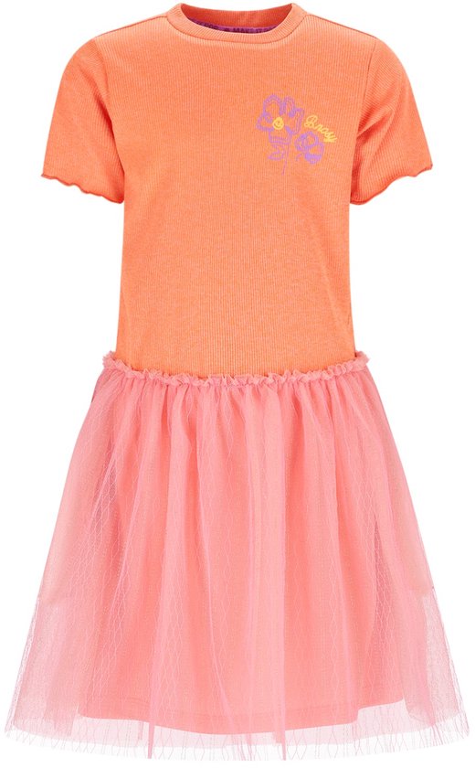 Een oranje shirtjurk met roze tule rok en een bloemenprint op het shirt.