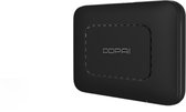 Zwarte rechthoekige DDPAI 4G Link Box met een getextureerd, verhoogd rechthoekig gebied in het midden.