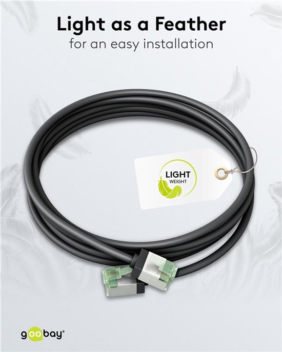 Câble réseau noir enroulé avec connecteurs argentés et capuchons verts, avec une étiquette 'poids léger'.
