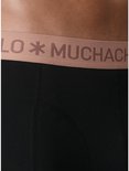 Detail van zwarte Muchachomalo boxershort met roze band.