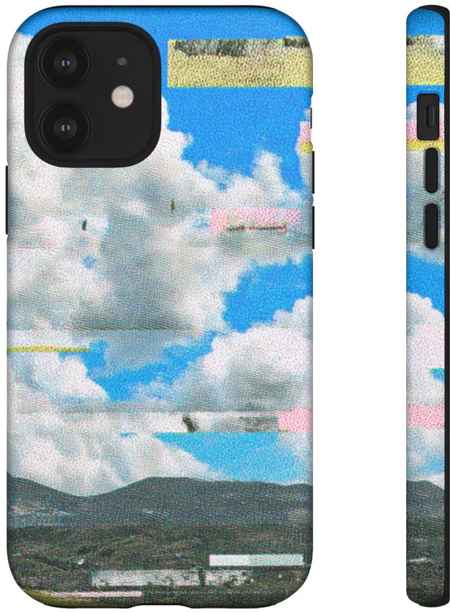 Glitch Effect Wolkenlucht met Bergen – Telefoonhoesje Geschikt voor iPhone 12