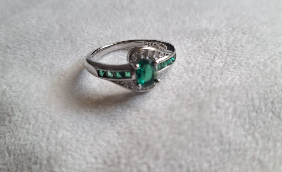 Gemstones-silver ring 19 mm 925-sterling zilver met groene zirkonia