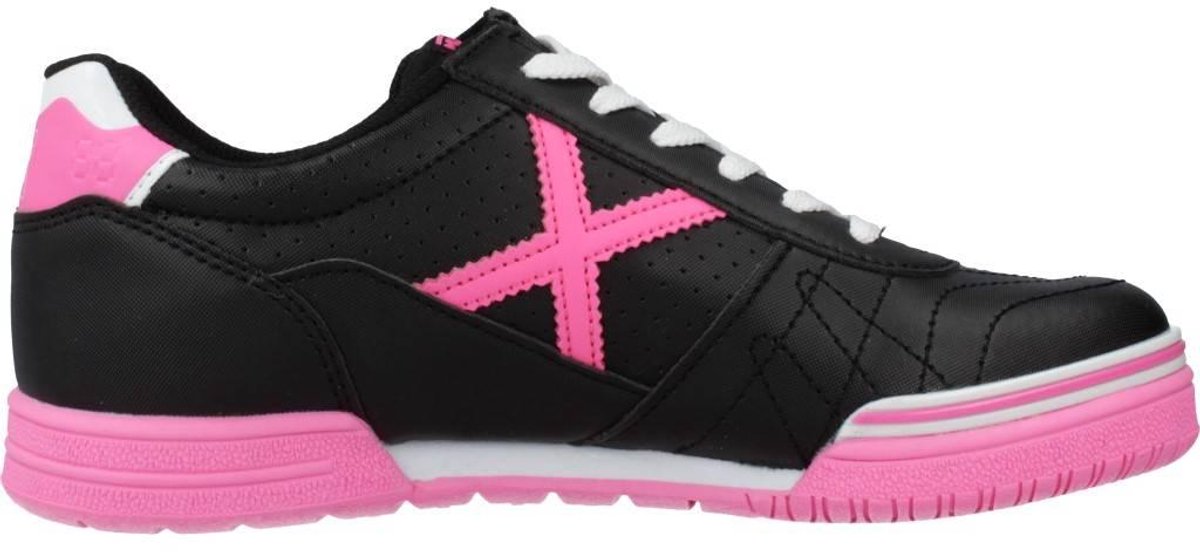 Zwarte voetbalschoenen met roze accenten, gemaakt van synthetisch materiaal en nylon tong, geschikt voor binnen- en hard t...