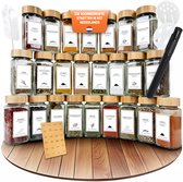 Comforder 25 Pots d'herbes aromatiques en Verres avec couvercle arroseur – Shaker à épices carré – Set complet avec Autocollants imprimés, entonnoir et plus encore en Bamboe