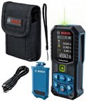 Bosch laser afstandmeter met accessoires: beschermhoes, batterij, USB-kabel. Groene laserstraal. Zwart met blauw apparaat.