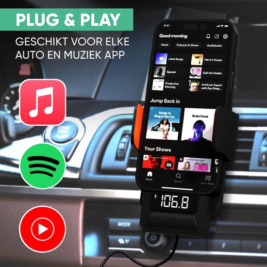 Telefoonhouder met op de achtergrond Spotify en Apple Music logo's. Tekst: 'Plug & Play' en 'Geschikt voor elke auto en muziek app'.