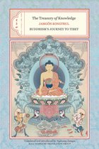 De omslag van 'The Treasury of Knowledge: Buddhism's Journey to Tibet' toont een Boeddha in lotushouding, geflankeerd door olifanten en mythologische figuren, met Tibetaanse tekst.