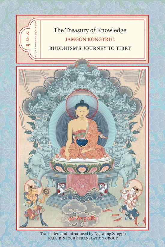 De omslag van 'The Treasury of Knowledge: Buddhism's Journey to Tibet' toont een Boeddha in lotushouding, geflankeerd door olifanten en mythologische figuren, met Tibetaanse tekst.