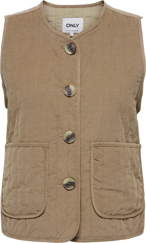 Een gewatteerd, bruin gilet van ONLY met knopen en opgestikte zakken, studio-opname.