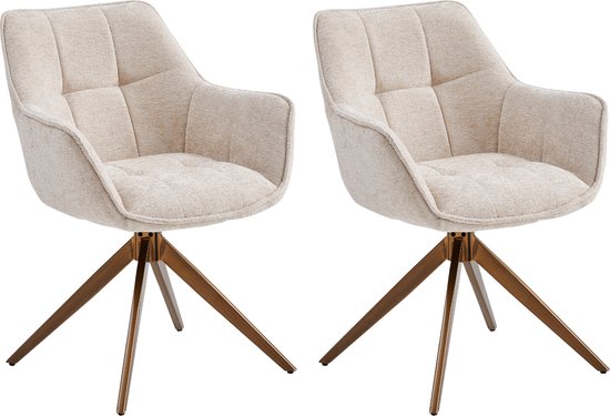 Deux chaises de salle à manger en chenille beige avec sièges rembourrés et pieds pivotants en or brossé.