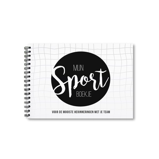 Sportboekje | Invulboekje voor teamsporten | Voetbal, Hockey, Basketbal, Korfbal en meer | A5 | 4 seizoenen | zwartwit | Studio Mamengo